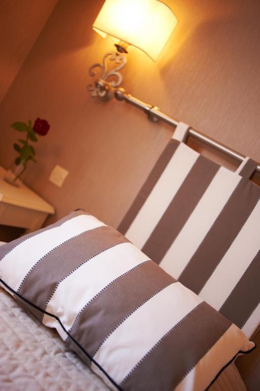 Hotel Spa Le Relais Du Bellay Montreuil-Bellay Habitación foto